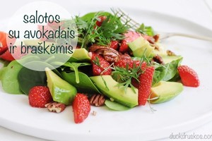 Salotų lėkštėje – tobulas avokadų ir braškių derinys