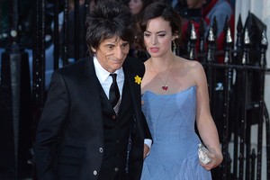 68-erių R. Woodo jaunesnė žmona: „Mūsų dvynukės – nuostabios“