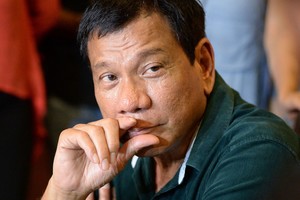 Filipinų lyderis žada išvalyti ir žurnalistų gretas