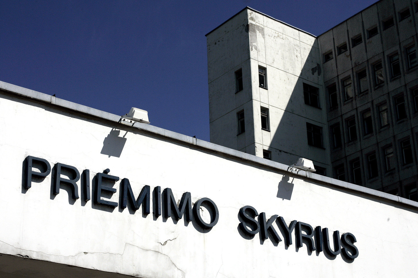 Vyras sužalotą žmoną nuvežė į ligoninę.