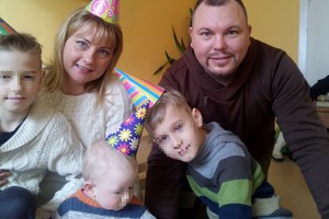 Tris brolius įsivaikinusi vilniečių šeima rėžė karčią tiesą