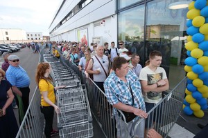 Vaizdai per „Lidl“ atidarymą: „Gėda žiūrėti“