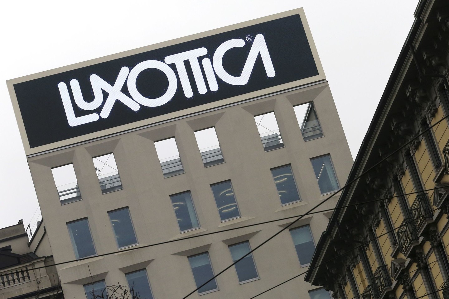 Įgijęs patirties verslininkas atidarė savo bendrovę pavadinimu „Luxottica“, gaminančią akinius.<br>Reuters/Scanpix nuotr.