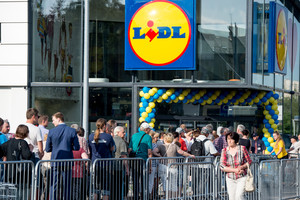 Ekspertė apie eiles prie „Lidl“: geriau jie eitų dirbti