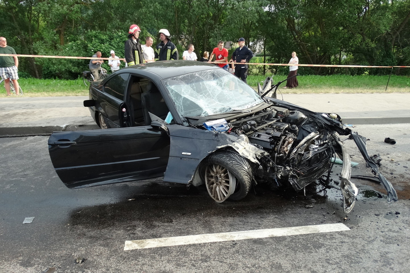 Kauno medikams nepavyko išgelbėti 20-mečio BMW keleivio – patyręs sunkią traumą, jis mirė klinikose.
