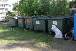 Dovana kaimynui per karščius – dvokiantys konteineriai