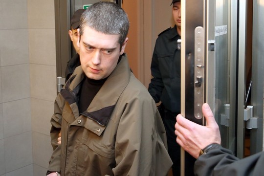 Už šnipinėjimą nuteistas buvęs karys turės sumokėti už uniformą