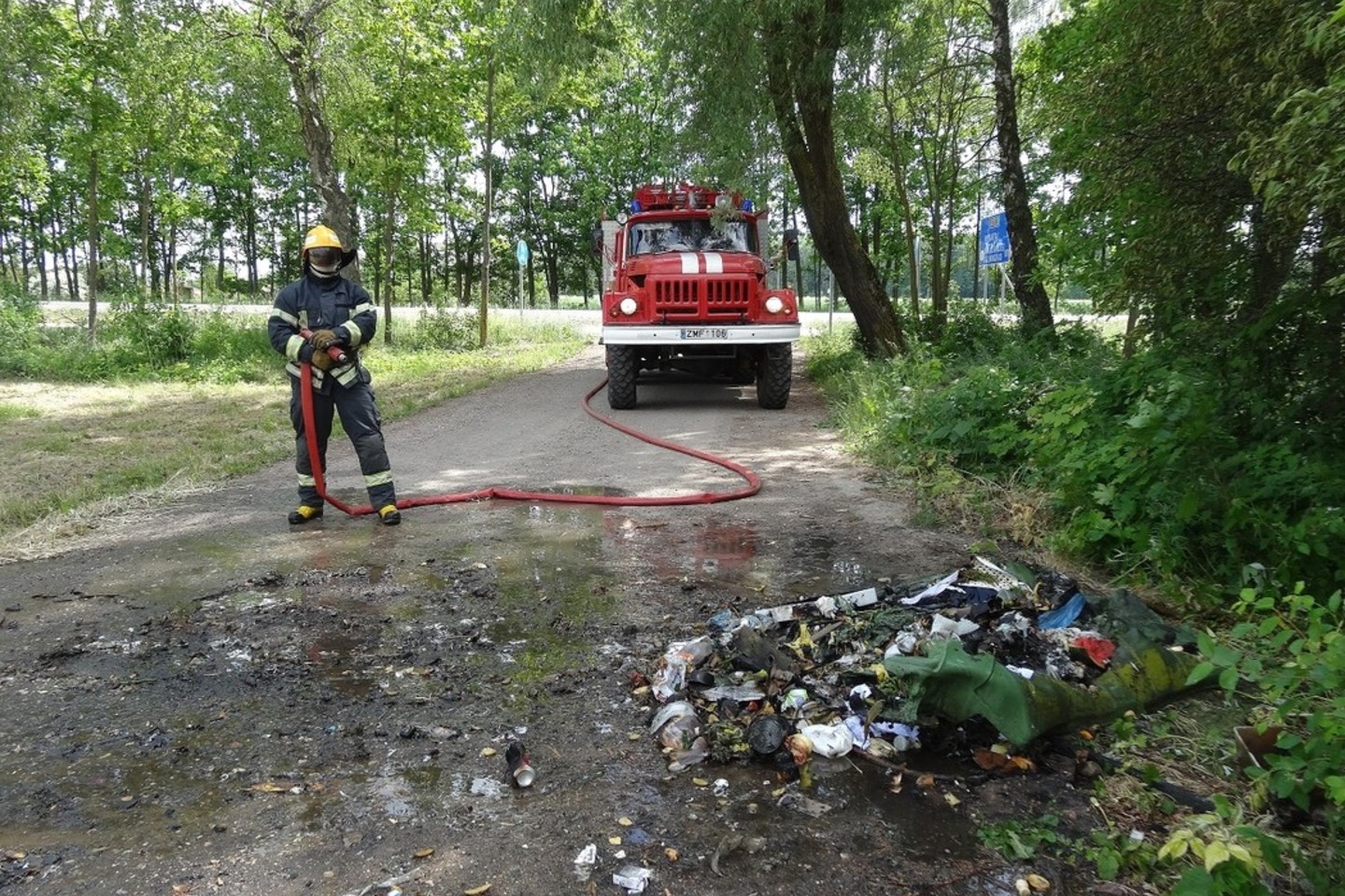 Sekmadienį Vilkaviškyje ugnimi buvo sunaikinti šeši šiukšlių konteineriai.