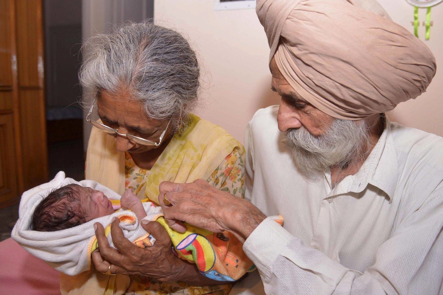 Indė Daljinder Kaur praeitą mėnesį tapo seniausia mama žmonijos istorijoje.