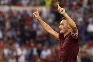 40 metų – ne riba: F. Totti pratęsė sutartį ir Romos nepaliks