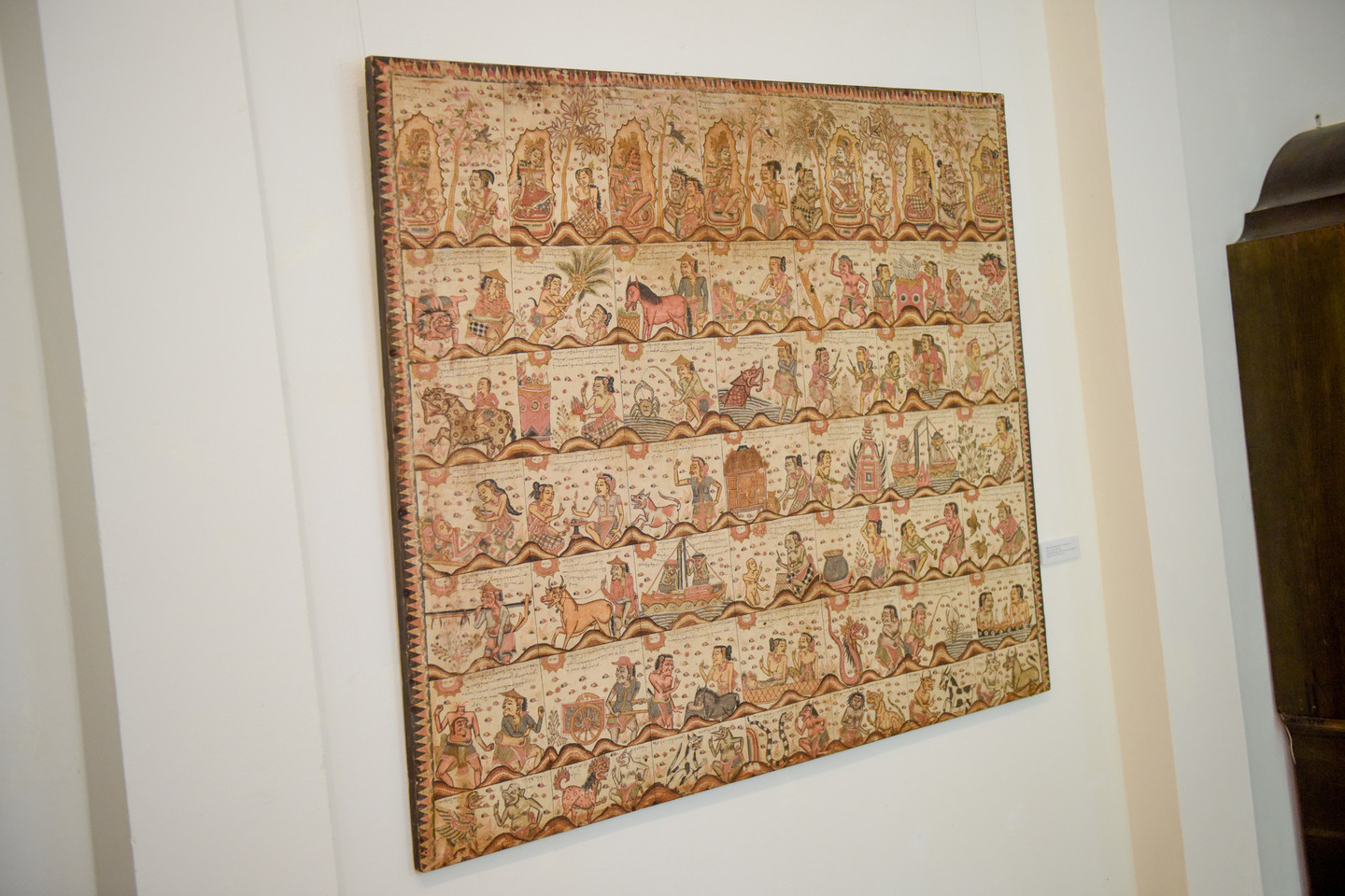 Įdomiausias Indonezijos eksponatas – Balio kalendorius ant audinio, vadinamas plintanganu, dovanotojo duomenimis, XVIII a. sukurtas paskutinio Balio karaliaus dvaro dailininko.<br>D.Umbraso nuotr.