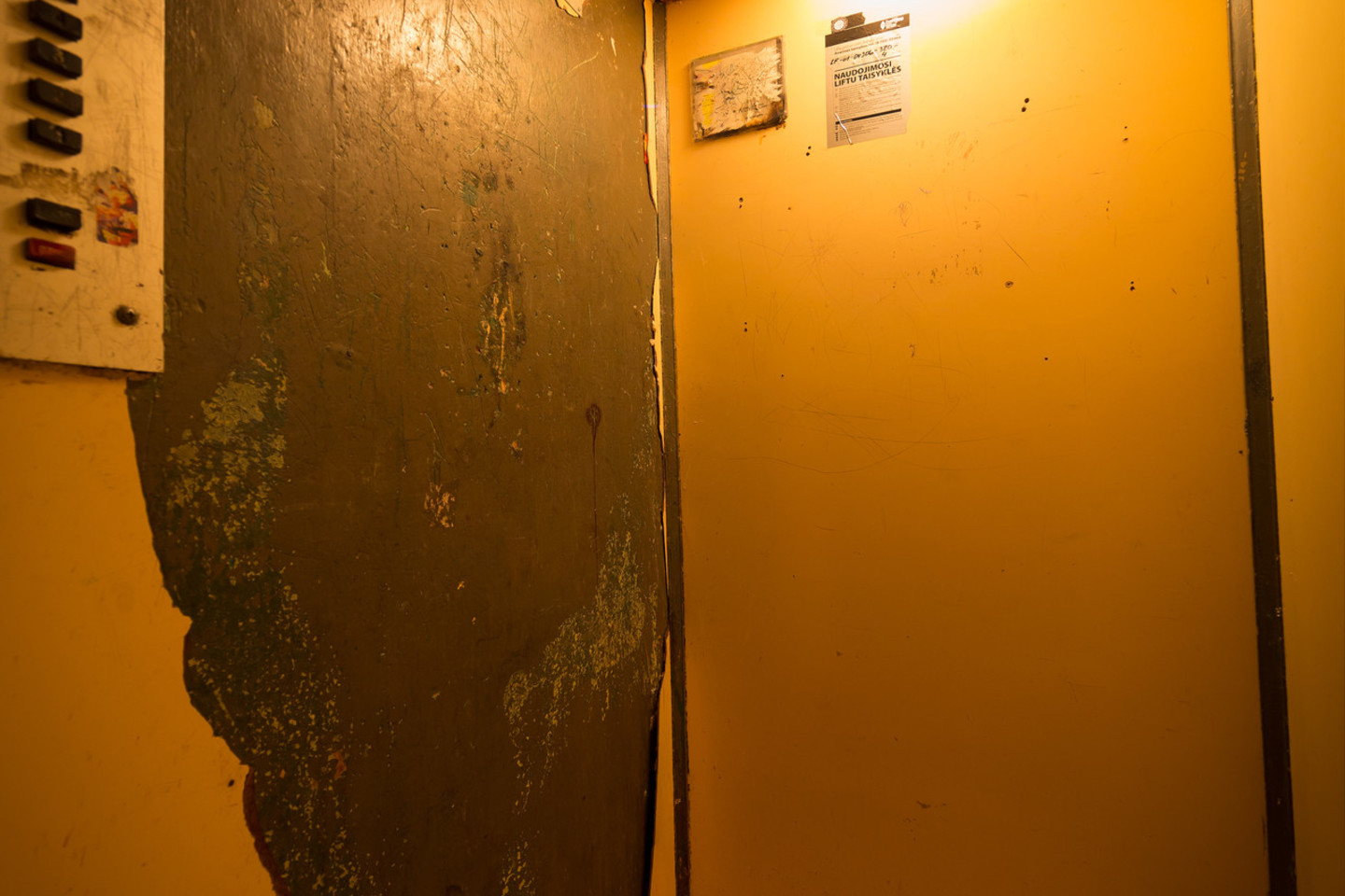 Sostinės daugiabučiuose senų, susidėvėjusių liftų – gausu.<br>„Baltijos liftai“ nuotr.