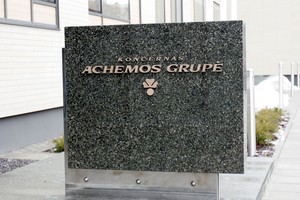 Smulkūs „Achemos grupės“ akcininkai turtą bando parduoti teisme