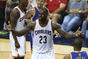 LeBrono Jameso košmaras – labai arti: „Warriors“ sudavė smūgį