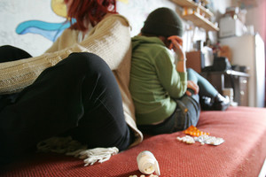 Dvi jaunos plėšikės sumušė vyrą ir pagrobė pinigus