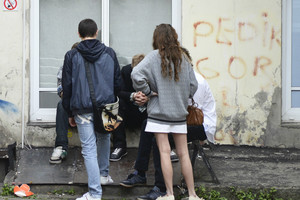 Girtaujančios 14-metės motina neapsikentė: pamokė pardavėją