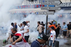 Siaubą Marselyje pasėję rusai turėjo dantų apsaugas ir peilius