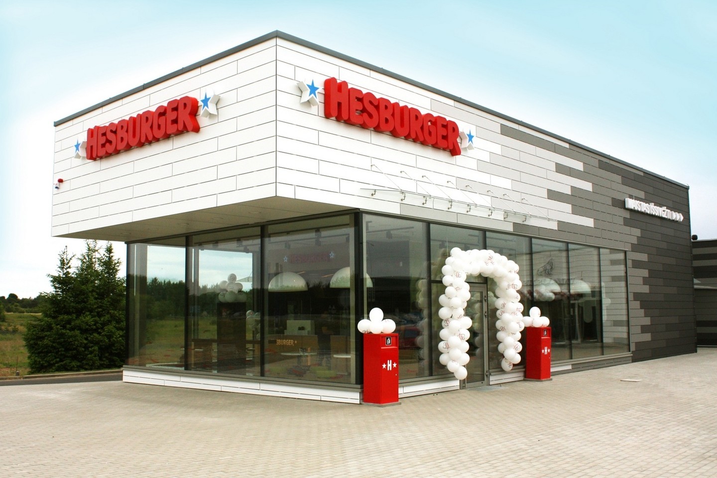 Per 2016 m. „Hesburger“ mūsų šalyje planuoja investuoti 3,5 mln. eurų ir atidaryti 3 naujus restoranus.<br>Bendrovės nuotr.