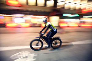 Kaune prokurorė visureigiu partrenkė dviratininką