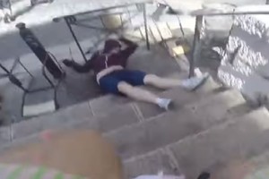 Rusų chuliganai paviešino siaubingus vaizdus, kaip daužė anglus