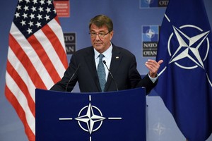 JAV ragina NATO sąjungininkes labiau prisidėti kovoje su IS