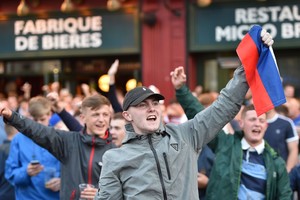 Gyvuliais vadinti rusai įsiuto: atskleidė šlykštų anglų veidą