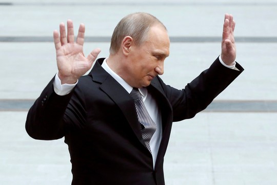 Sankt Peterburgo forume V. Putinas ketina siūlyti ES susitaikyti