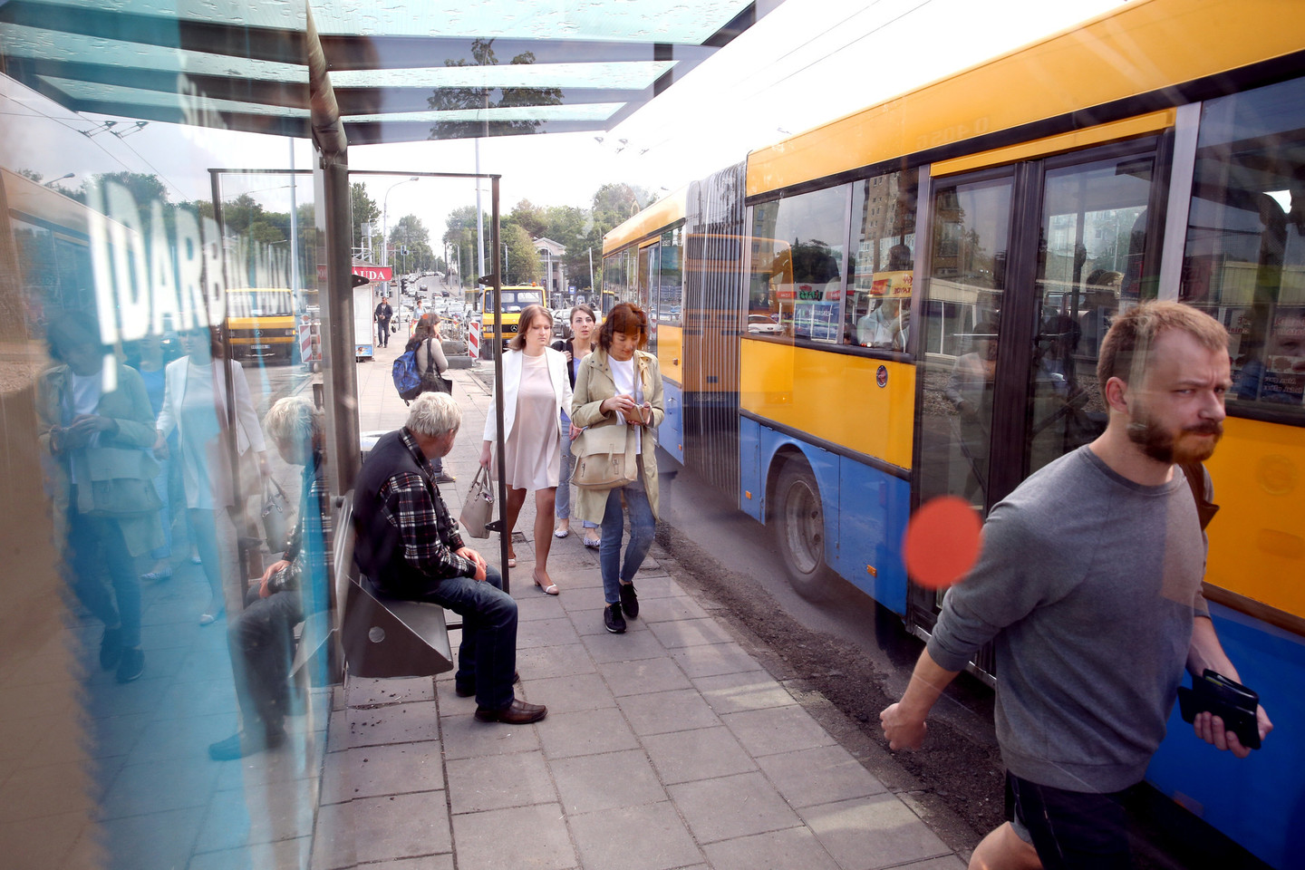 Prasidėjus vasaros sezonui tapo sunku patekti į kai kurių maršrutų autobusus.