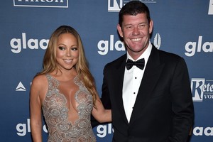 Mariah Carey dar neišsiskyrusi, bet jau turi vestuvinę suknelę