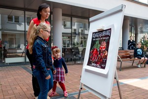 Kas iš tiesų uždraudė „Iron Maiden“ plakatą? Paaiškėjo pavardės