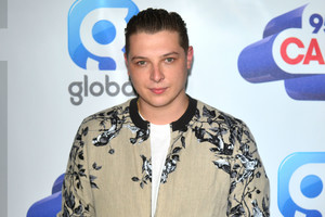 10 įdomių faktų apie Vilniuje sekmadienį dainuosiantį J. Newmaną