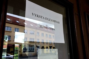 Lietuvių kalbos mokyklinį egzaminą išlaikė 90 proc. jaunuolių