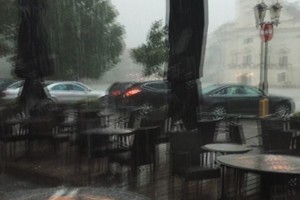 Nufilmavo škvalą Kaune: virto medžiai, apgadintas žmonių turtas