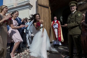 Ištekėjusi I. Puzaraitė atsiprašė buvusi nuotaka siaubūne