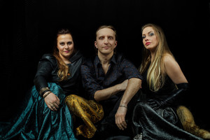 Albumo apžvalga. „Žalvarinis“ „Teka“