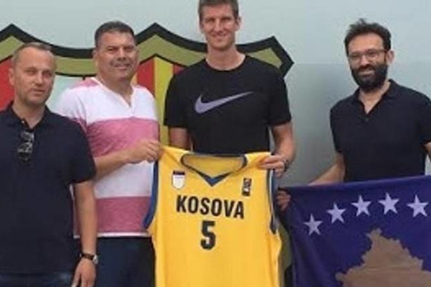 J.Doellmanas atstovaus Kosovo rinktinei.