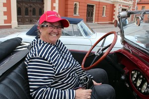 Klaipėdoje – ispanų senovinių automobilių paradas