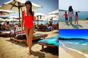 Š. Jasikevičiaus sužadėtinė pasipuošė kultiniu raudonu maudymuku