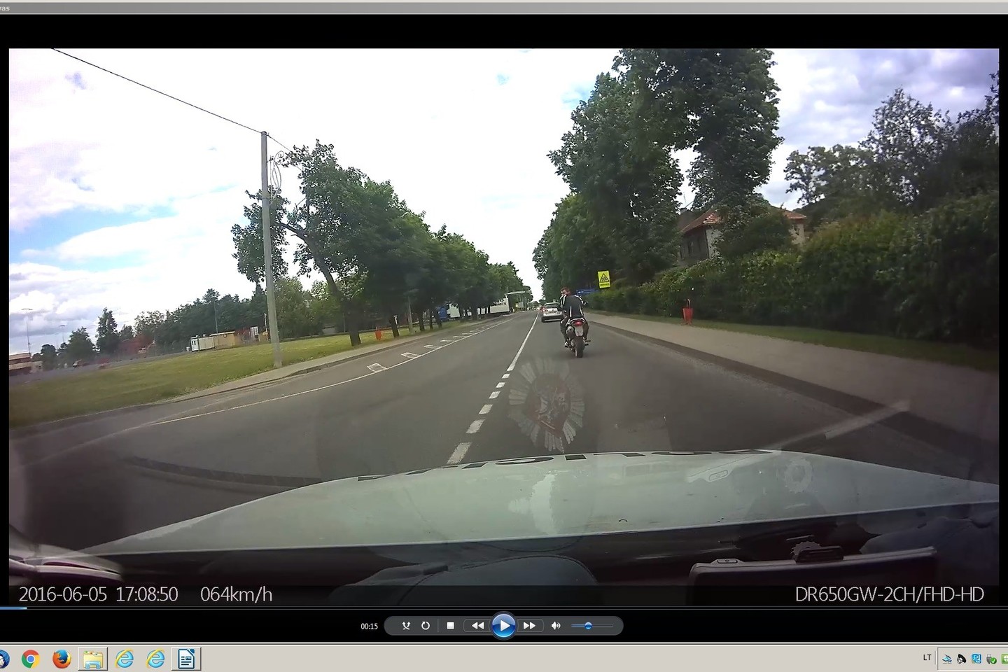 Vilkaviškio policija klausia: kas šis pasprukęs motociklininkas?