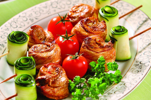 Vištienos vėrinukai su daržovėmis pamalonins ir akį, ir skrandį