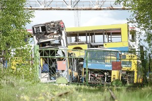 Seni Vilniaus autobusai aukcione virto tonomis metalo laužo