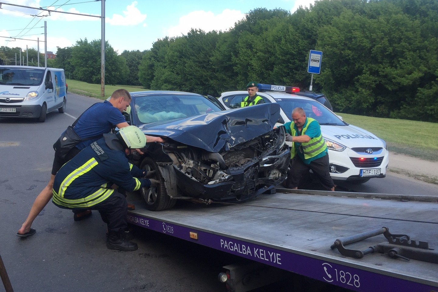 Automobilių susidūrimas Neries krantinėje.