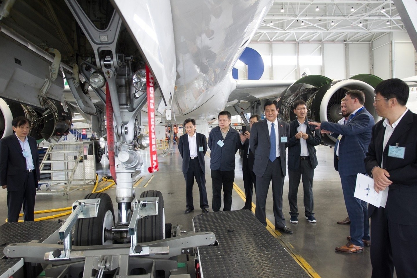 Į Lietuvą kinai atvyko „Avia Solutions Group“ ir „AviaAM Leasing“ bendrovių kvietimu.