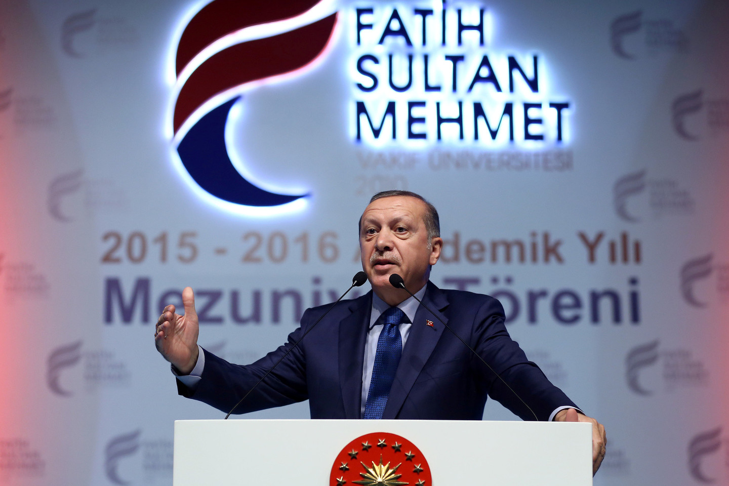 R.Erdoganas siūlo surengti referendumą.