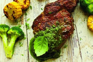 Jautienos kepsniui tobulumo suteikia argentinietiškas padažas