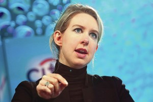 Pasaulį pakeisti ketinusios kūrėjos burbulas subliūško per naktį