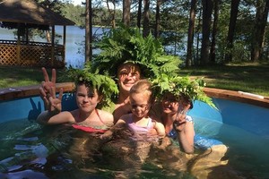 Kristupas Krivickas Jonines sutiko nuošalyje su šeima