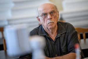 Įkalintas aktorius blogas mintis veja kurdamas eilėraščius