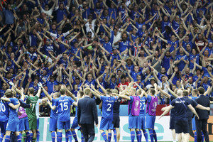 Nykštukų futbolo pamoka liūtams: Islandija išmetė Angliją