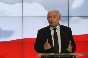 J. Kaczynskis: „Britai turėtų rengti dar vieną „Brexit““